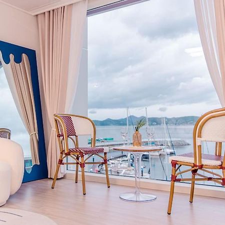 The Castle Ocean Suite Yeosu Esterno foto