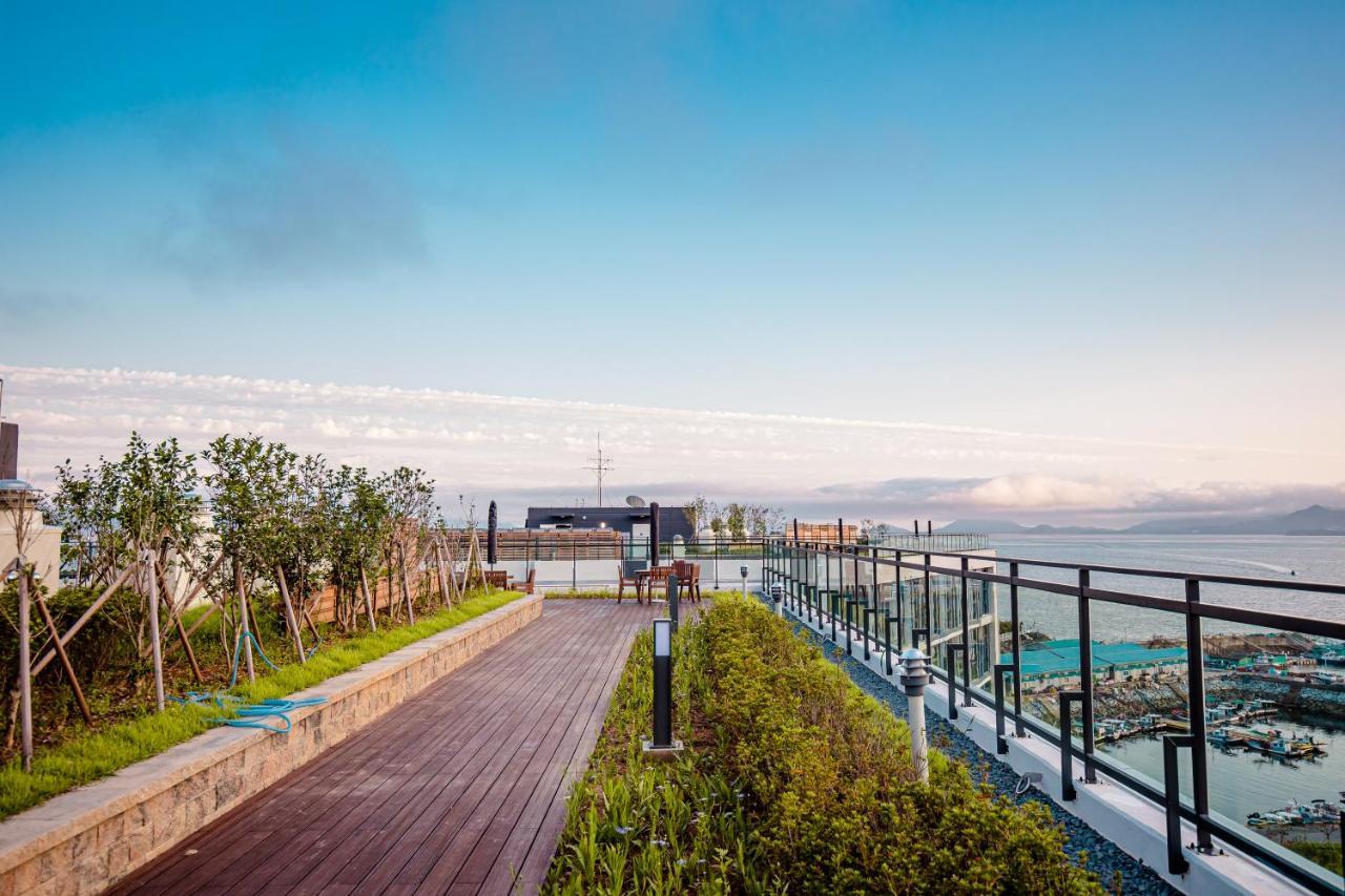 The Castle Ocean Suite Yeosu Esterno foto