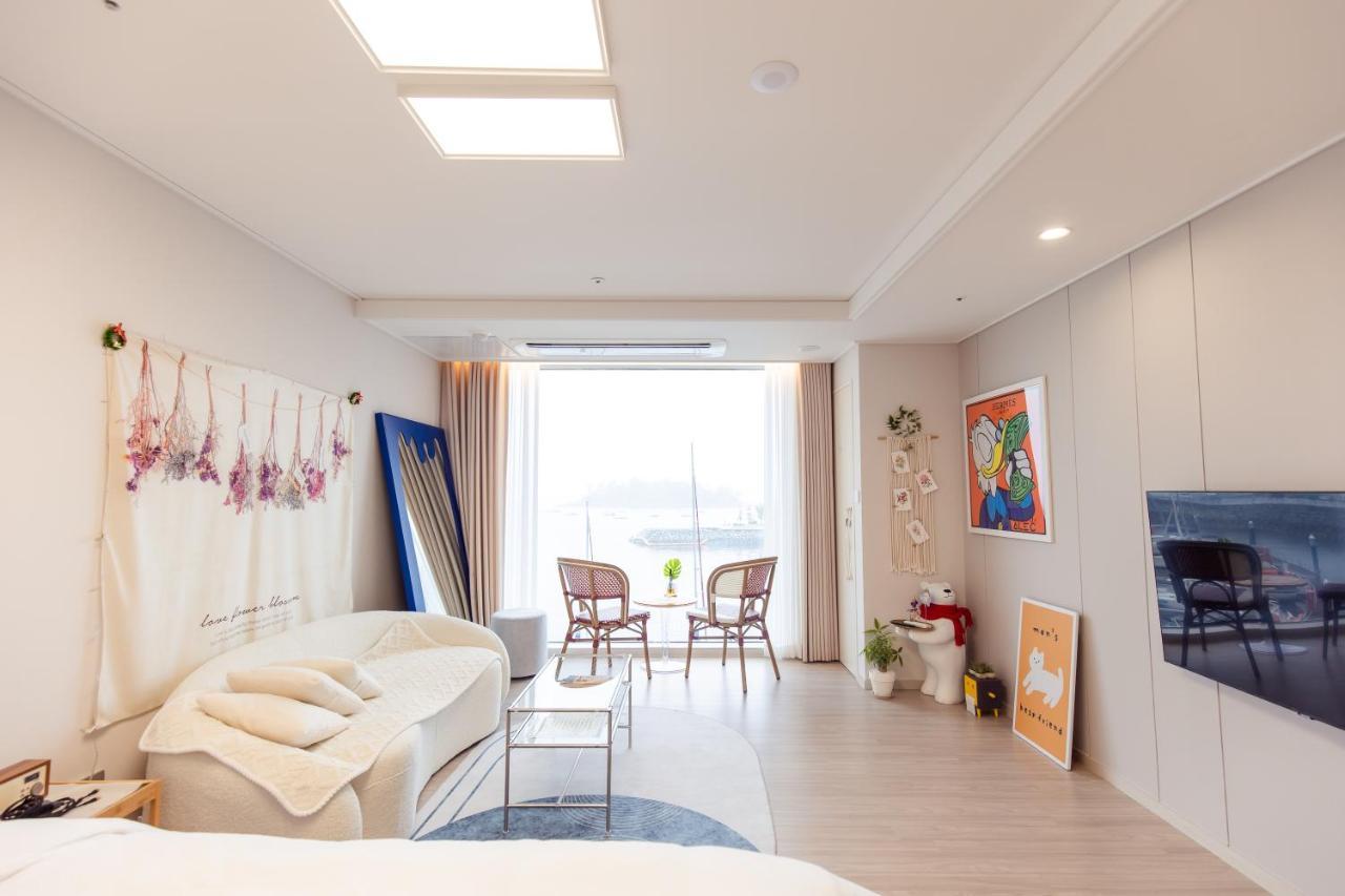 The Castle Ocean Suite Yeosu Esterno foto